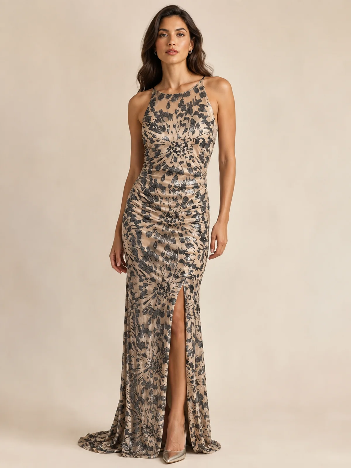 Vestido en renta: #130 Vestido columna con abertura plata titanio frente