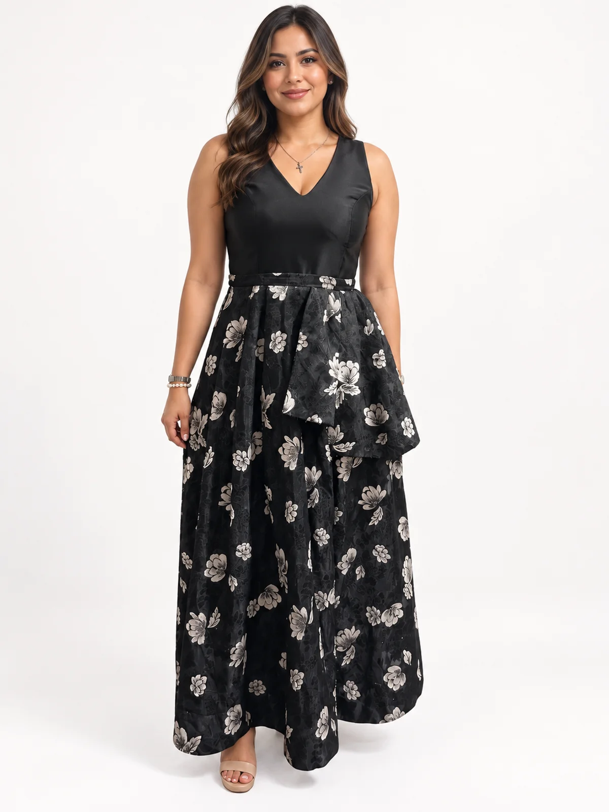 Vestido en renta: #175 Vestido línea a en satén negro noche frente