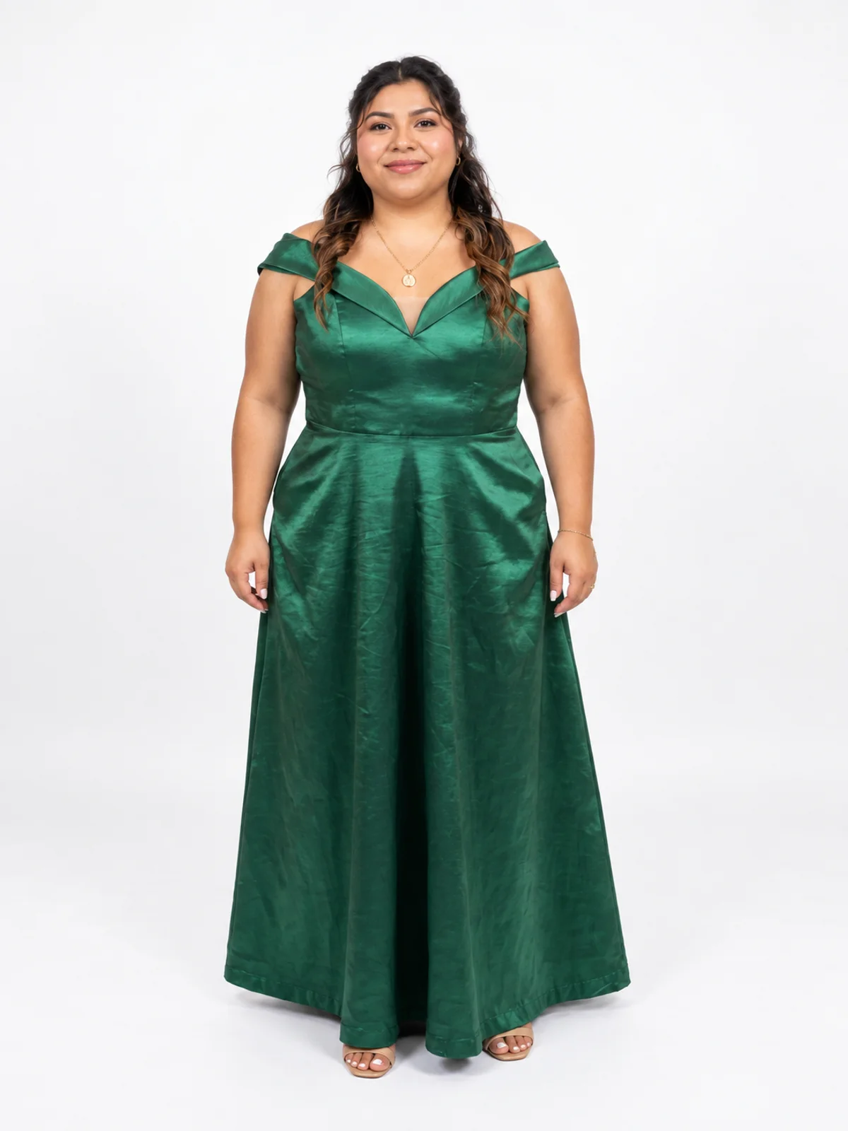 Vestido en renta: #203 Vestido drapeado de gala plata titanio frente