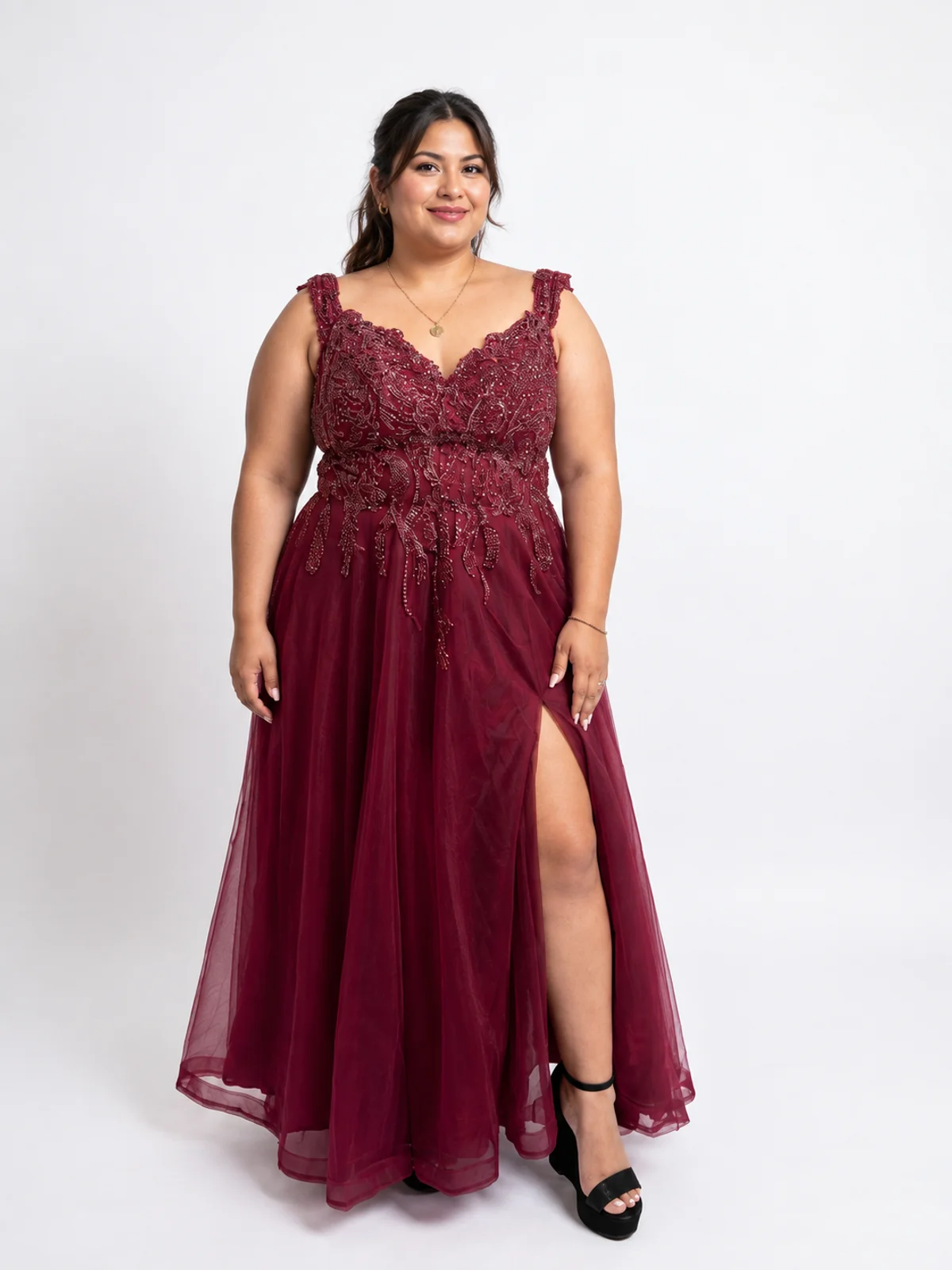 Vestido #213 Vestido cuello halter rojo rubí en renta en Monterrey frente