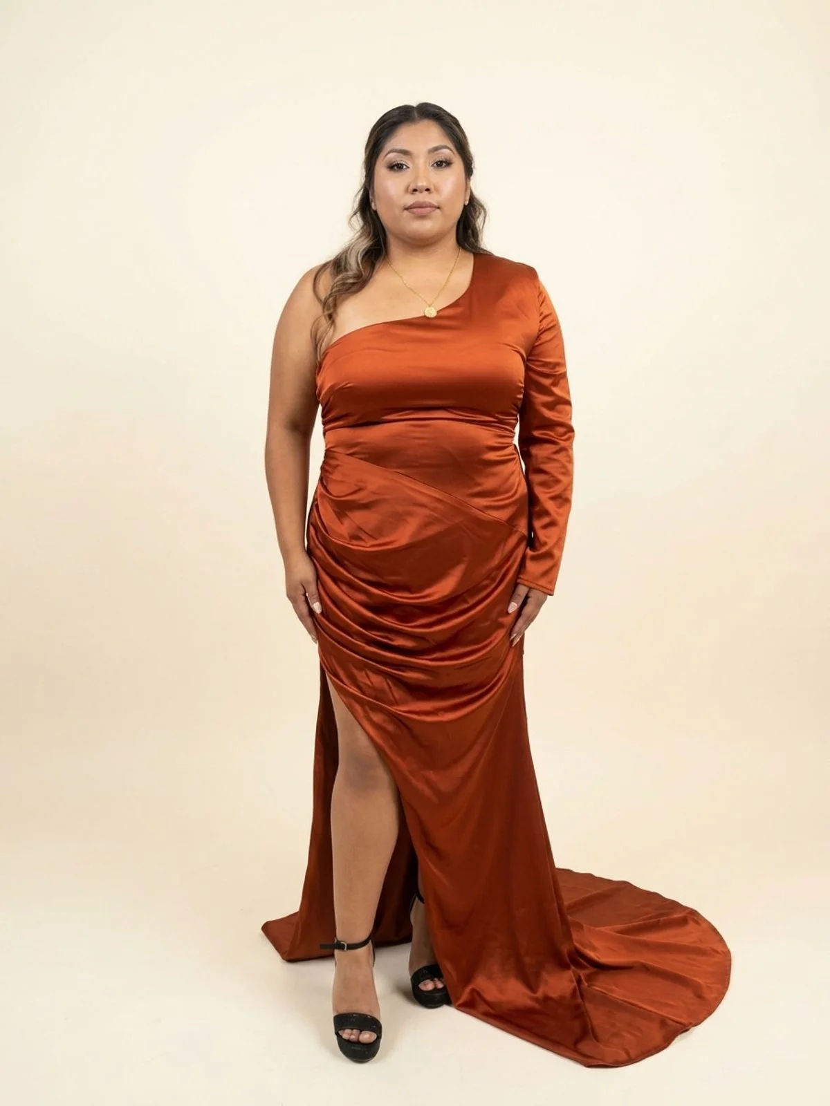 Vestidos "Mob Wife Winter" y Nuestro Servicio de Tintorería Especializada en Terciopelo