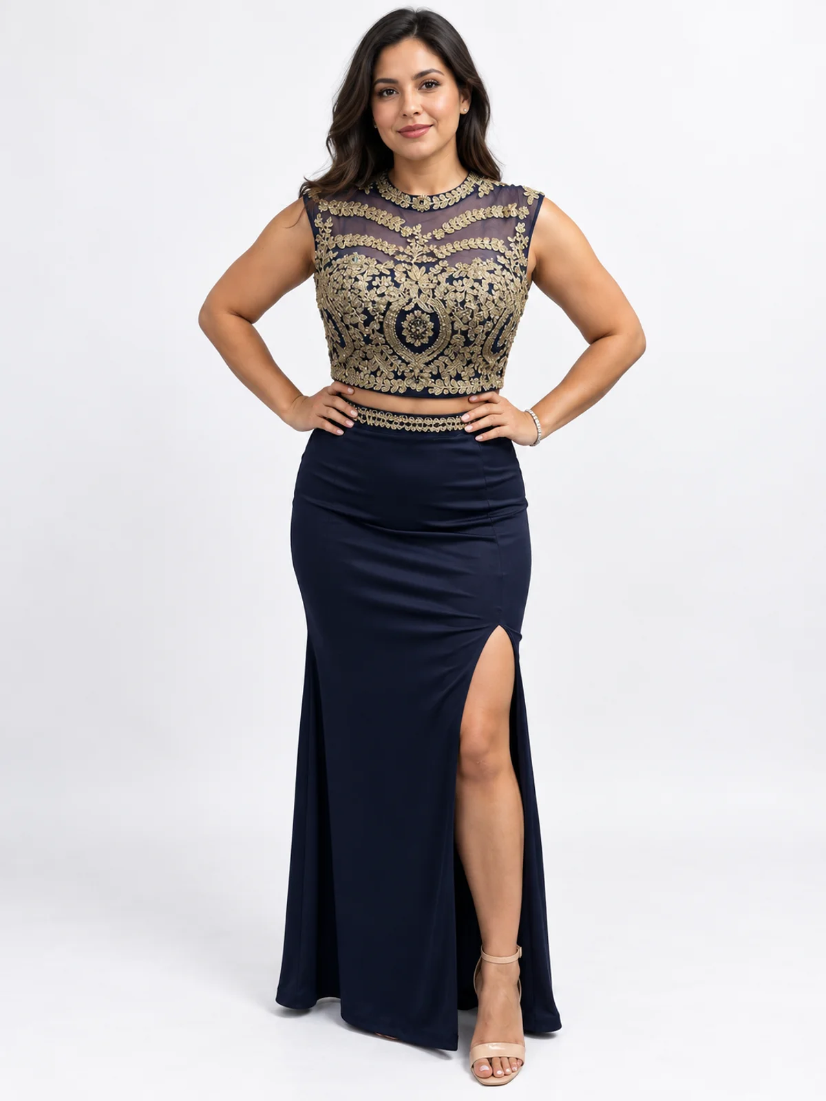 Vestido en renta: #239 Vestido línea a en satén plata titanio frente