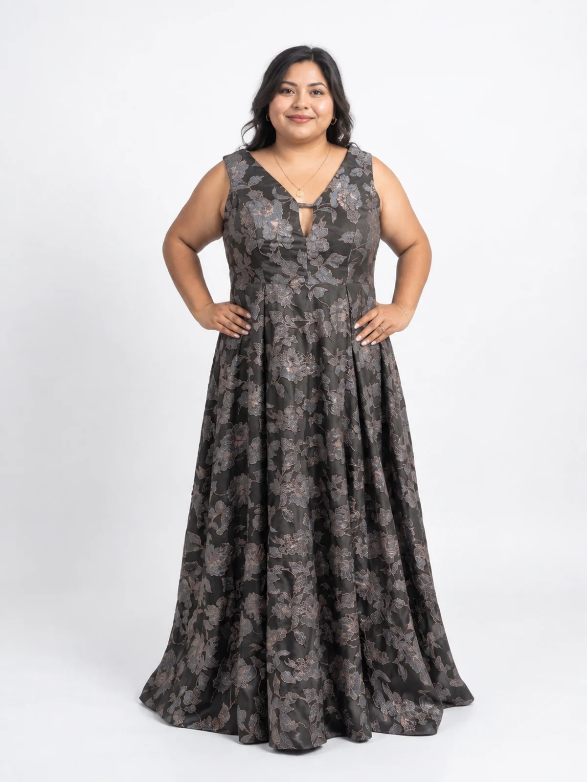 Vestido en renta: #240 Vestido sirena plata titanio frente