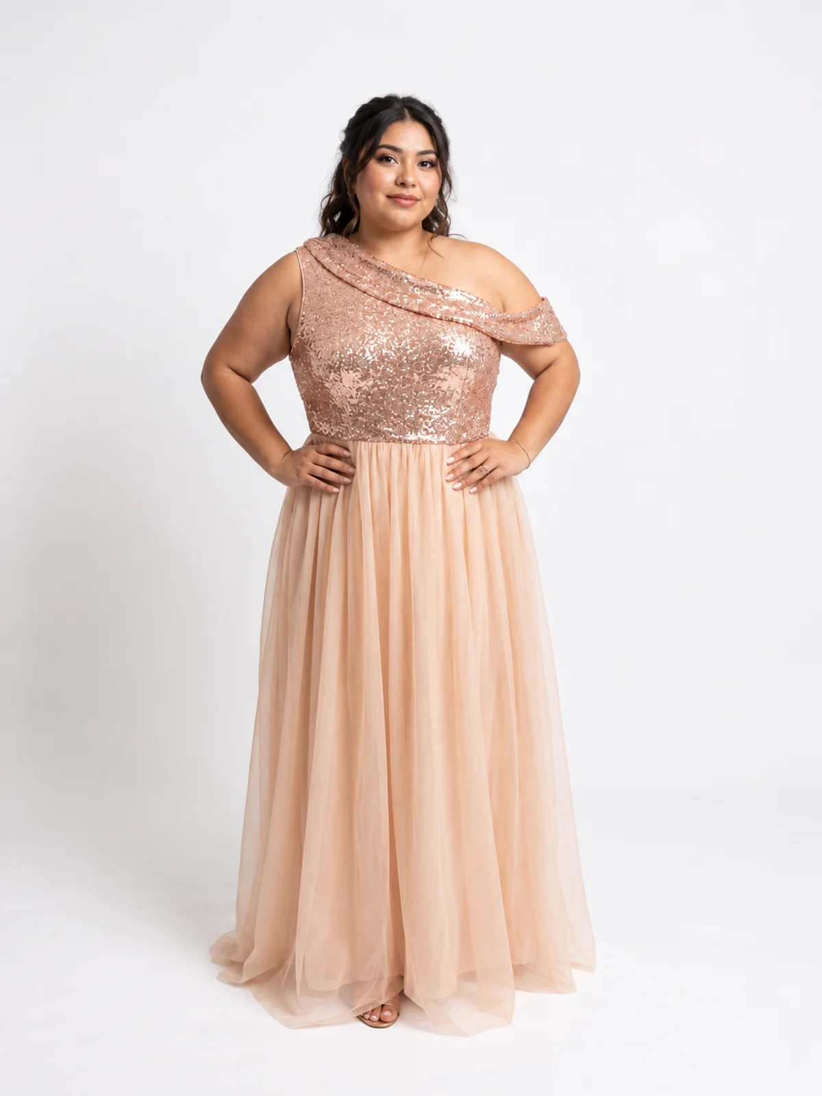 Vestido #247 Vestido línea a en satén cobre metálico en renta en Monterrey frente